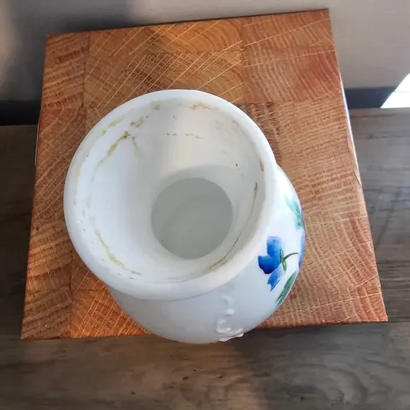 Vintage Hand Painted Floral Vase White Blue 6" MCM Cottage Elegant Renaissance - Picture 6 of 12